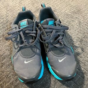 Womens nike tennis shoes